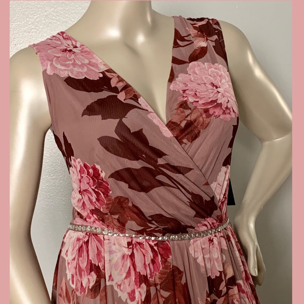 🌹SOLD🌹2x Rose Blush Merlot Floral Surplice Dress - Picture 5 of 8
